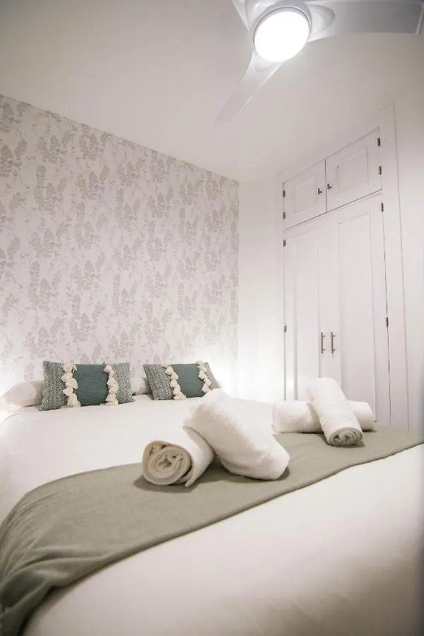 New! Luxury City Center & 2 Balconies Malaga Apartment
